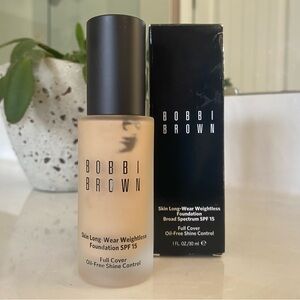 Bobbi Brown Skin Weightless Foundation Broad Spectrum SPF 15 - Warm Sand